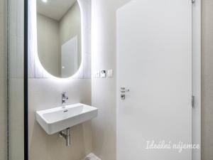 Pronájem bytu 2+kk, Praha - Košíře, Mahenova, 48 m2