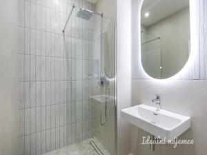 Pronájem bytu 2+kk, Praha - Košíře, Mahenova, 48 m2