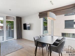 Pronájem bytu 2+kk, Praha - Smíchov, Holečkova, 69 m2
