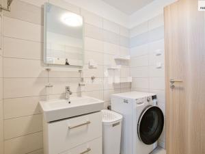 Prodej bytu 2+kk, Liberec - Liberec III-Jeřáb, Kladenská, 58 m2