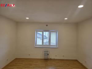 Pronájem bytu 1+1, Dvůr Králové nad Labem, Fügnerova, 34 m2