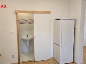 Pronájem bytu 1+1, Dvůr Králové nad Labem, Fügnerova, 34 m2