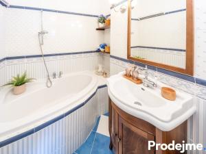 Prodej bytu 3+1, Praha - Kamýk, Zárubova, 84 m2
