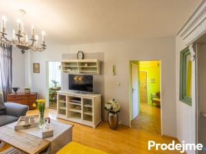 Prodej bytu 3+1, Praha - Kamýk, Zárubova, 84 m2