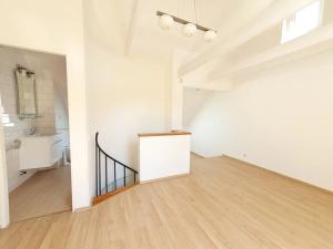 Pronájem rodinného domu, Praha - Záběhlice, Severní II, 200 m2