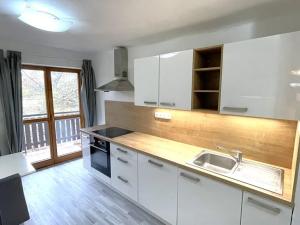 Pronájem bytu 2+1, Praha - Písnice, Ladislava Coňka, 84 m2