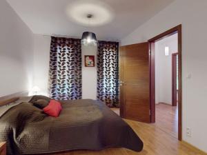 Prodej bytu 2+kk, Karlovy Vary, Libušina, 88 m2