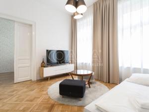 Pronájem bytu 2+kk, Praha - Nové Město, Na Poříčí, 55 m2