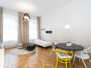 Pronájem bytu 2+kk, Praha - Nové Město, Na Poříčí, 55 m2