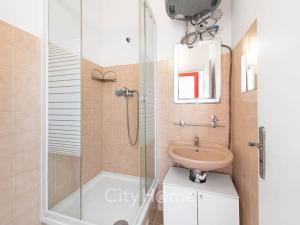 Pronájem bytu 1+1, Praha - Smíchov, Grafická, 43 m2