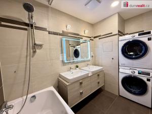 Prodej bytu 3+kk, Praha - Horní Měcholupy, Mantovská, 87 m2