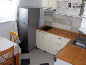Pronájem bytu 2+1, Karlovy Vary, K. Čapka, 56 m2