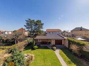 Prodej ordinace, Praha - Suchdol, Osvobození, 314 m2