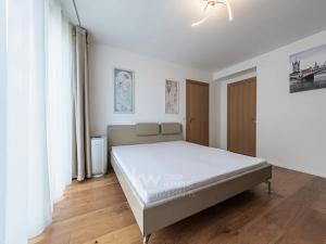 Prodej rodinného domu, Praha - Libuš, V Hrobech, 285 m2