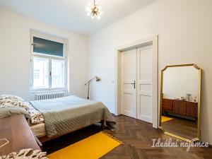 Pronájem bytu 2+kk, Praha - Nusle, Oldřichova, 43 m2