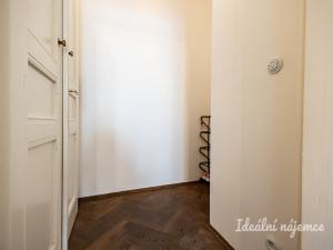 Pronájem bytu 2+kk, Praha - Nusle, Oldřichova, 43 m2