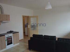 Pronájem bytu 1+kk, Praha - Kyje, Sicherova, 31 m2
