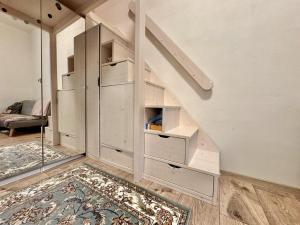 Pronájem bytu 1+kk, Praha - Holešovice, Letohradská, 23 m2
