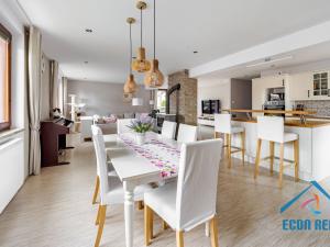 Prodej rodinného domu, Chrášťany, Ke Kapličce, 250 m2