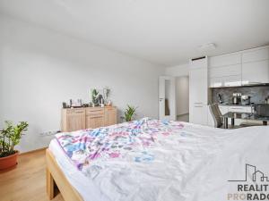 Pronájem bytu 1+kk, Pardubice, Smilova, 32 m2