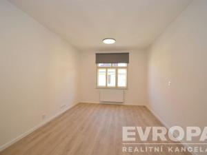 Pronájem bytu 1+kk, Praha - Žižkov, Chlumova, 32 m2