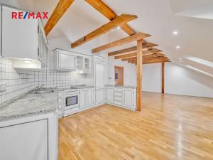 Pronájem bytu 2+kk, Poděbrady, Riegrovo náměstí, 99 m2