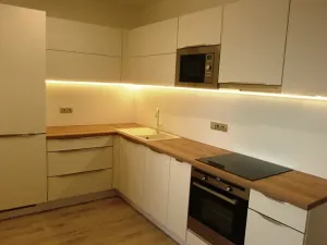 Pronájem bytu 1+kk, Zlín, Zelinova, 27 m2