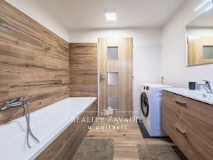 Prodej ubytování, Hovorčovice, Hlavní, 350 m2
