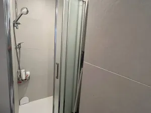 Pronájem bytu 1+kk, Praha - Vršovice, Pod soutratím, 27 m2