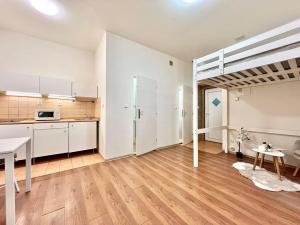Pronájem bytu 1+kk, Praha - Libeň, Drahobejlova, 25 m2