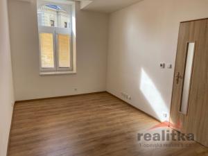 Pronájem bytu 2+1, Opava - Předměstí, Nákladní, 58 m2