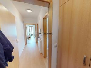 Pronájem bytu 2+kk, Praha - Hostivař, Kozinovo náměstí, 59 m2