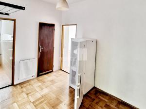 Pronájem bytu 2+kk, Praha - Dejvice, Vostrovská, 42 m2