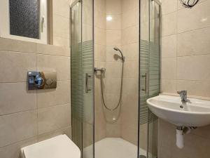 Pronájem bytu 2+kk, Praha - Dejvice, Srbská, 43 m2