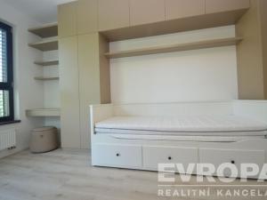 Pronájem bytu 1+kk, Praha - Malešice, Azzoniho, 37 m2