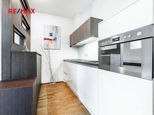 Prodej bytu 1+kk, Praha - Žižkov, Olšanská, 35 m2