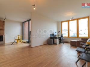 Pronájem bytu 2+kk, Praha, Nádražní, 65 m2