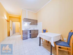 Pronájem bytu 1+kk, Praha - Řepy, Karlovarská, 35 m2