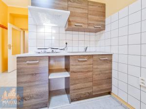 Pronájem bytu 1+kk, Praha - Řepy, Karlovarská, 35 m2
