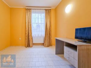 Pronájem bytu 1+kk, Praha - Řepy, Karlovarská, 35 m2