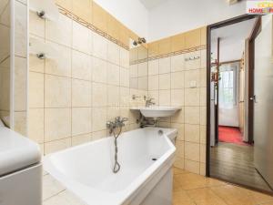 Pronájem bytu 3+1, Praha - Kobylisy, Bojasova, 65 m2