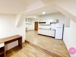 Pronájem bytu 2+kk, Olomouc, Dolní náměstí, 55 m2