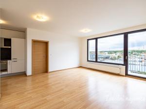 Pronájem bytu 2+kk, Praha - Vysočany, Sousedíkova, 57 m2