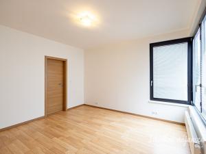 Pronájem bytu 2+kk, Praha - Vysočany, Sousedíkova, 57 m2