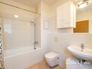 Pronájem bytu 2+kk, Praha - Vysočany, Sousedíkova, 57 m2