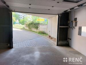 Pronájem garážového stání, Brno, Majdalenky, 12 m2