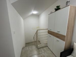 Prodej bytu 3+kk, Pletený Újezd, 9. května, 62 m2
