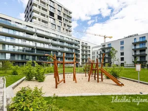 Pronájem bytu 1+kk, Praha - Žižkov, Basilejské náměstí, 42 m2