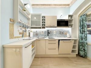 Pronájem bytu 2+kk, Praha - Karlín, Sokolovská, 35 m2