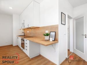 Pronájem bytu 1+kk, Chrudim - Chrudim IV, Luhanova, 27 m2